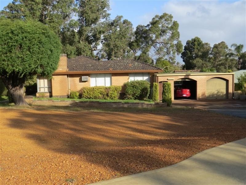 22 Sampson Road, Kalamunda WA 6076