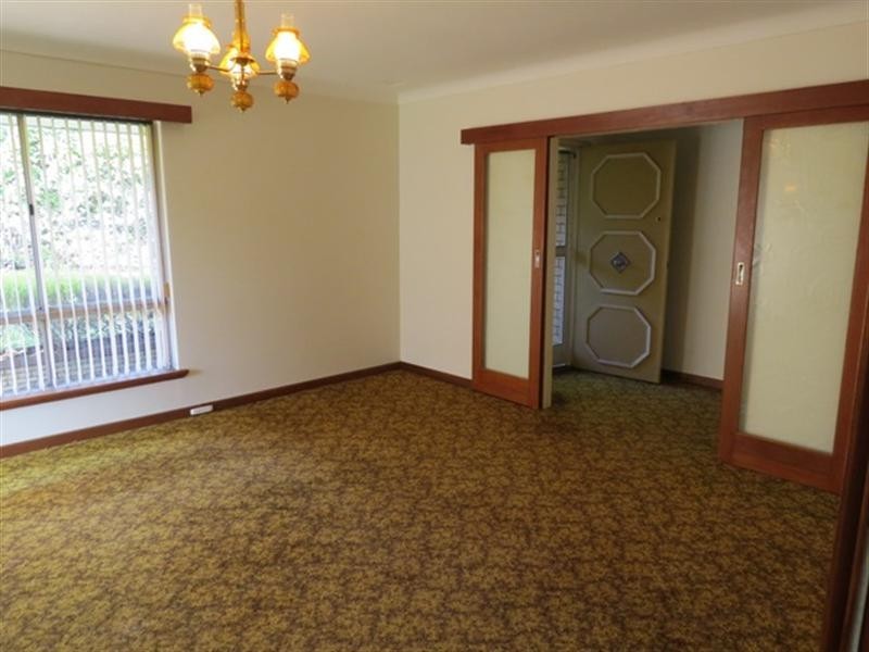 22 Sampson Road, Kalamunda WA 6076