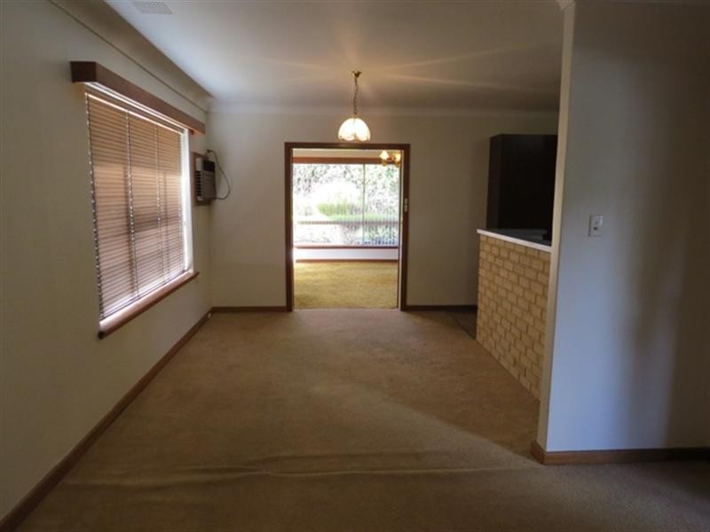 22 Sampson Road, Kalamunda WA 6076