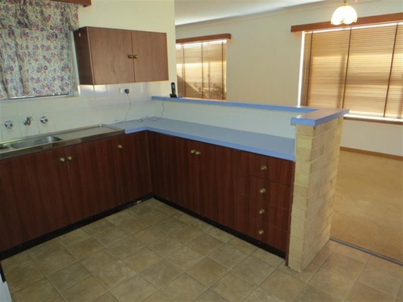 22 Sampson Road, Kalamunda WA 6076