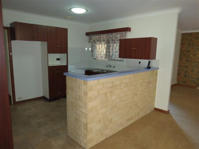 22 Sampson Road, Kalamunda WA 6076