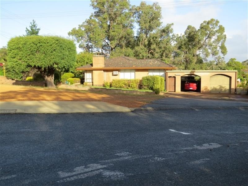 22 Sampson Road, Kalamunda WA 6076