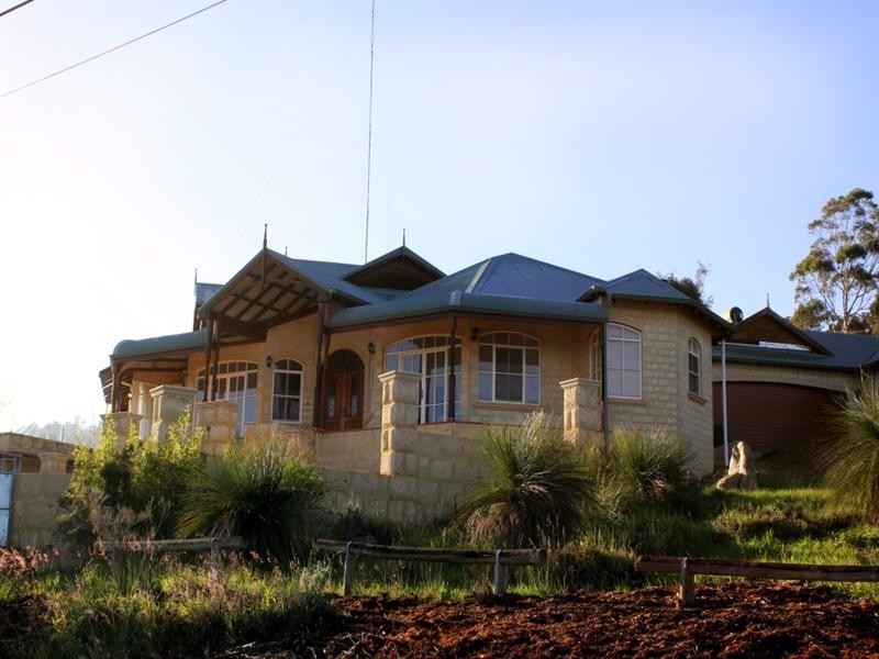 10 Panoramic Terrace, Kalamunda WA 6076