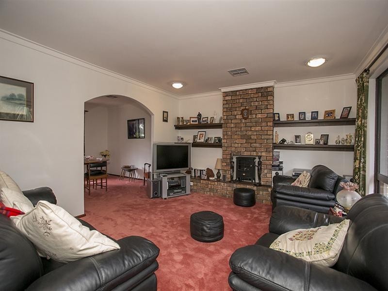 11 Tella Street, Gooseberry Hill WA 6076