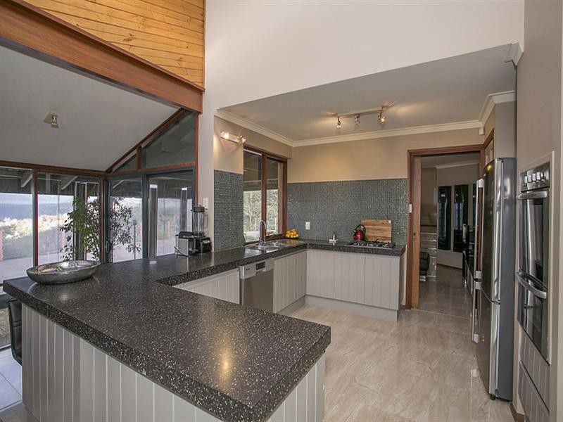 34 Graham Road, Gooseberry Hill WA 6076