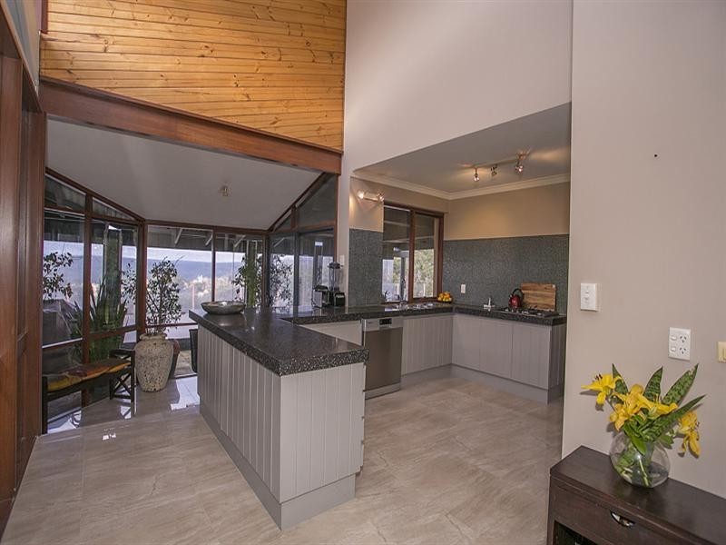 34 Graham Road, Gooseberry Hill WA 6076