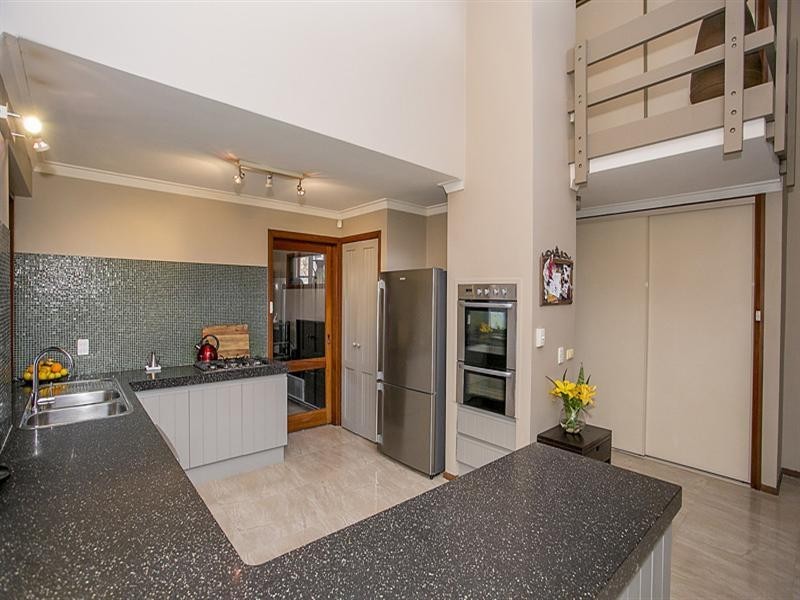 34 Graham Road, Gooseberry Hill WA 6076