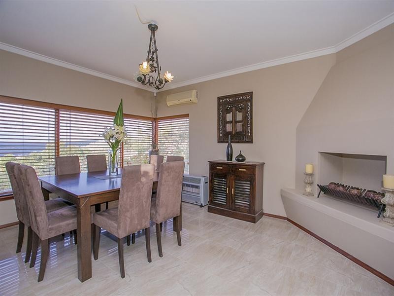 34 Graham Road, Gooseberry Hill WA 6076