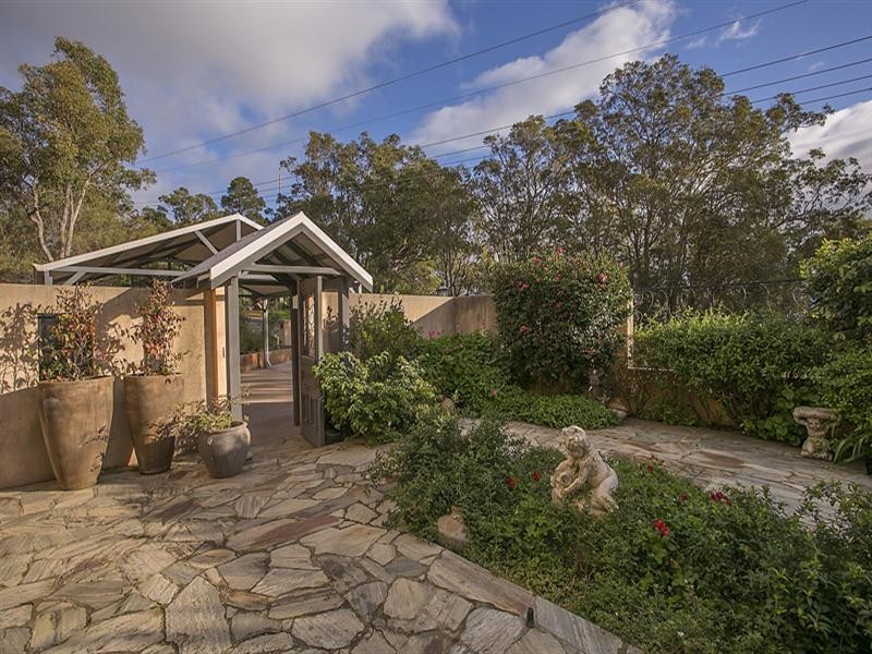 34 Graham Road, Gooseberry Hill WA 6076