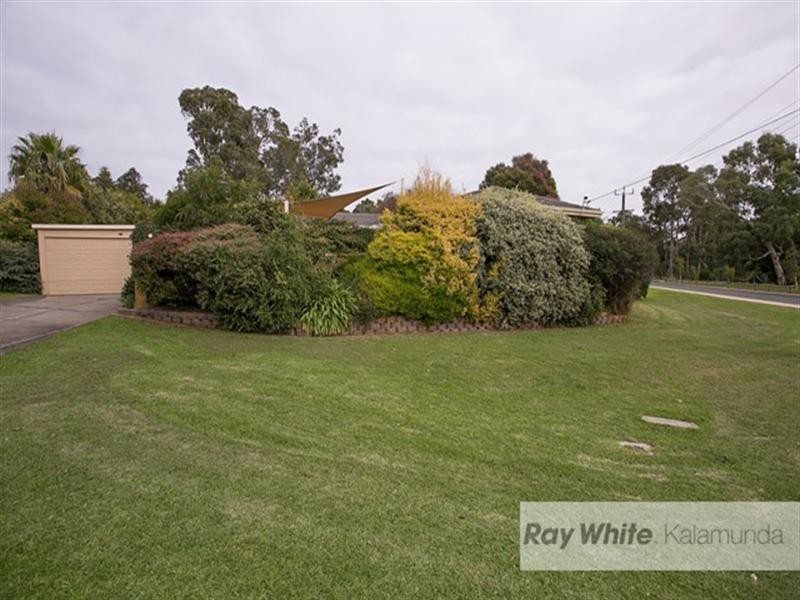 28 Flora Terrace, Lesmurdie WA 6076