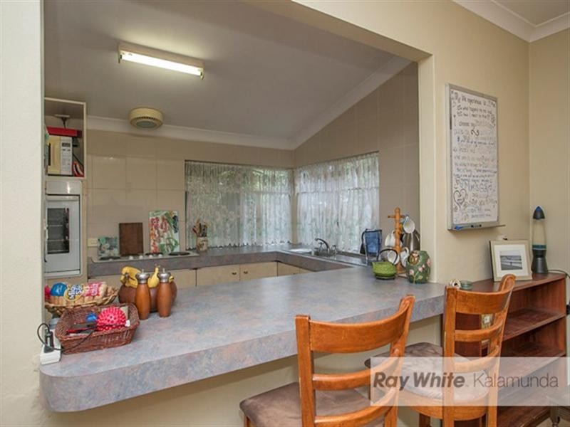 28 Flora Terrace, Lesmurdie WA 6076