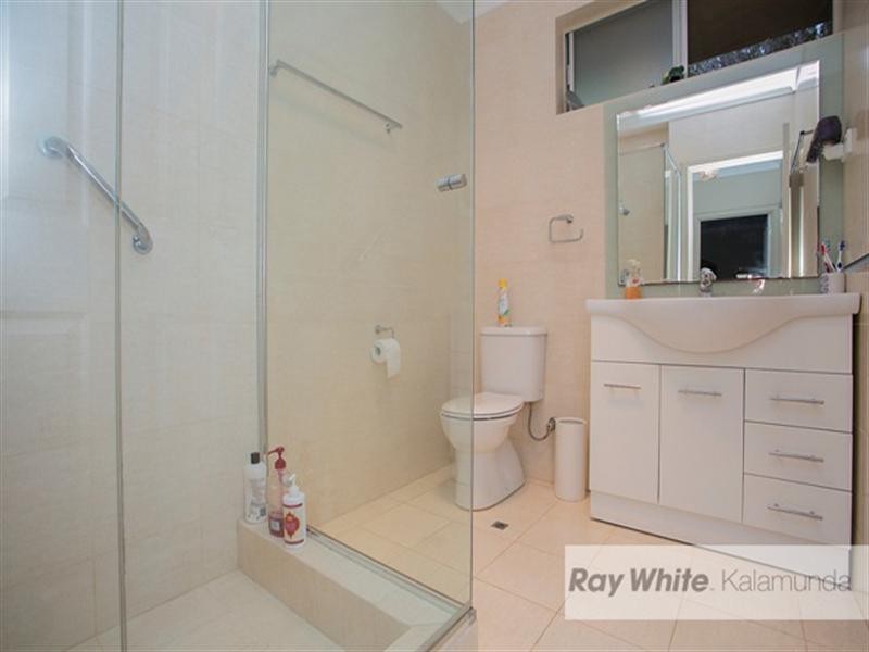 28 Flora Terrace, Lesmurdie WA 6076