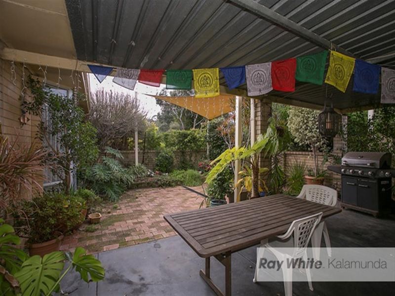 28 Flora Terrace, Lesmurdie WA 6076