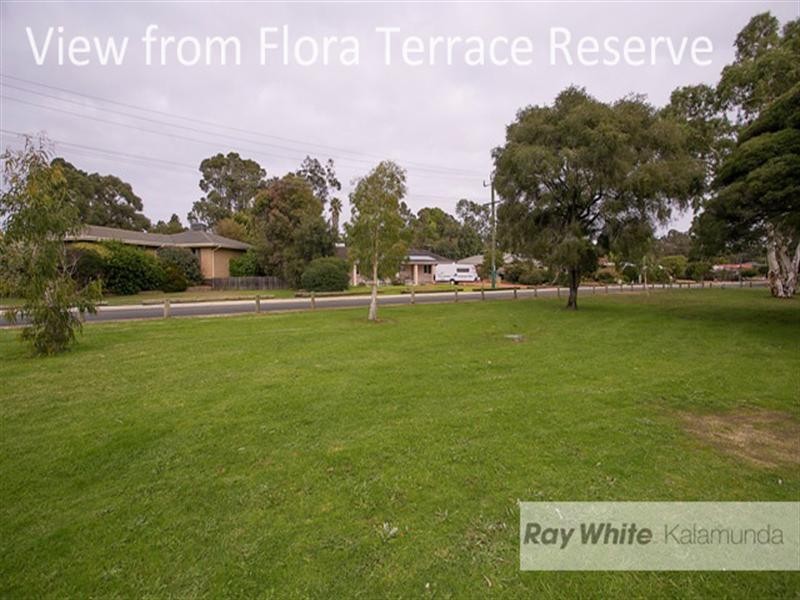28 Flora Terrace, Lesmurdie WA 6076