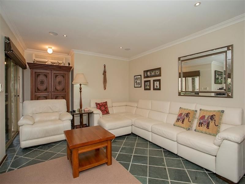 14 Gilbert Road, Lesmurdie WA 6076