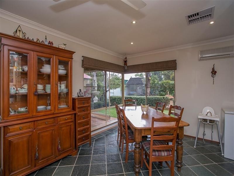 14 Gilbert Road, Lesmurdie WA 6076