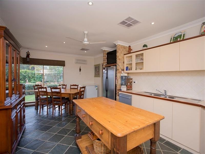 14 Gilbert Road, Lesmurdie WA 6076