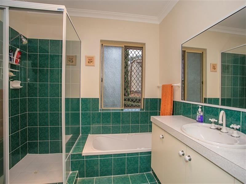 14 Gilbert Road, Lesmurdie WA 6076