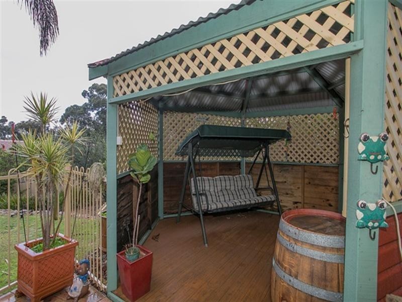 14 Gilbert Road, Lesmurdie WA 6076