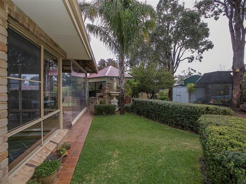 14 Gilbert Road, Lesmurdie WA 6076