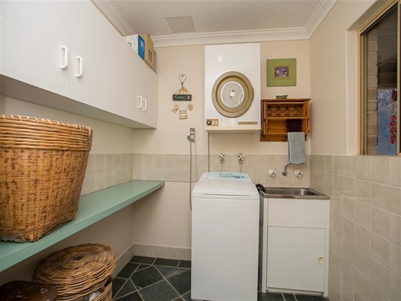 14 Gilbert Road, Lesmurdie WA 6076