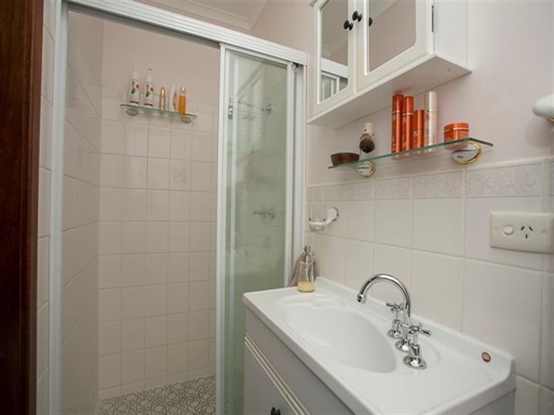 2 Karu Road, Kalamunda WA 6076