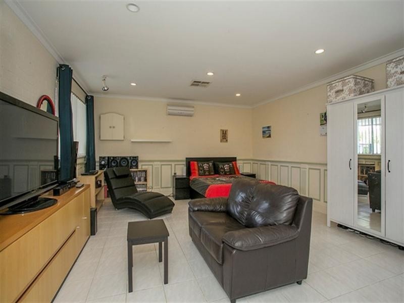 2 Karu Road, Kalamunda WA 6076