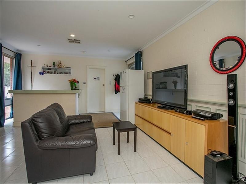 2 Karu Road, Kalamunda WA 6076