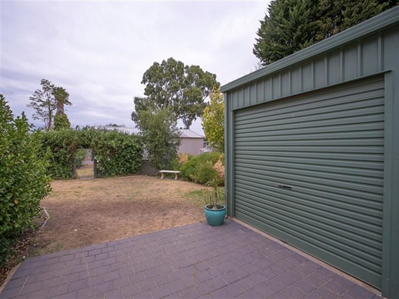 2 Karu Road, Kalamunda WA 6076
