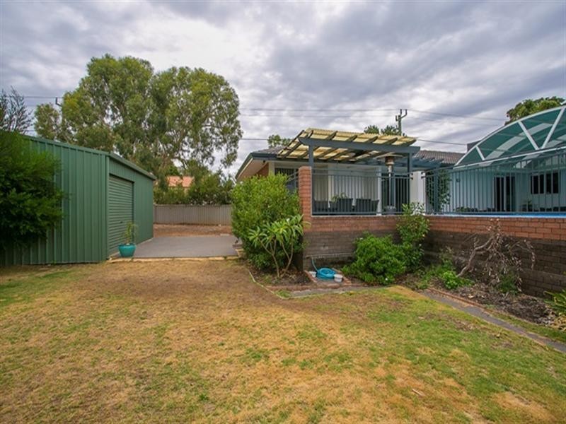 2 Karu Road, Kalamunda WA 6076