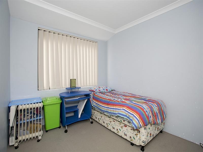 17 Cara Way, Wattle Grove WA 6107