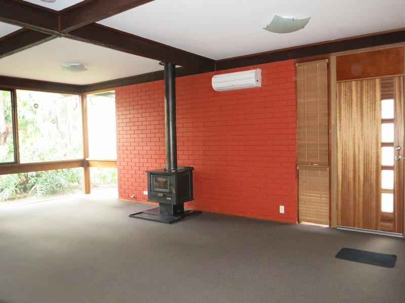 9 Warlingham Drive, Lesmurdie WA 6076