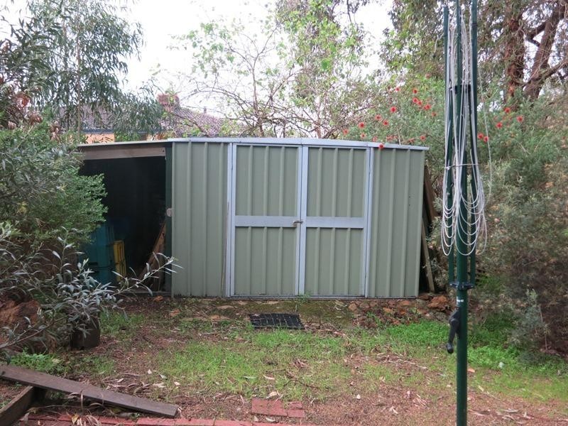 9 Warlingham Drive, Lesmurdie WA 6076