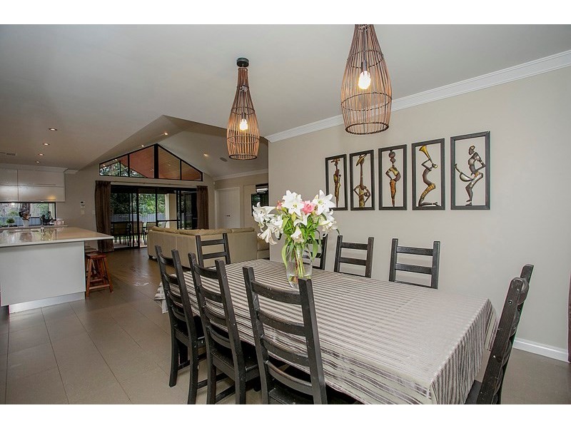 20 Woodview Retreat, Lesmurdie WA 6076