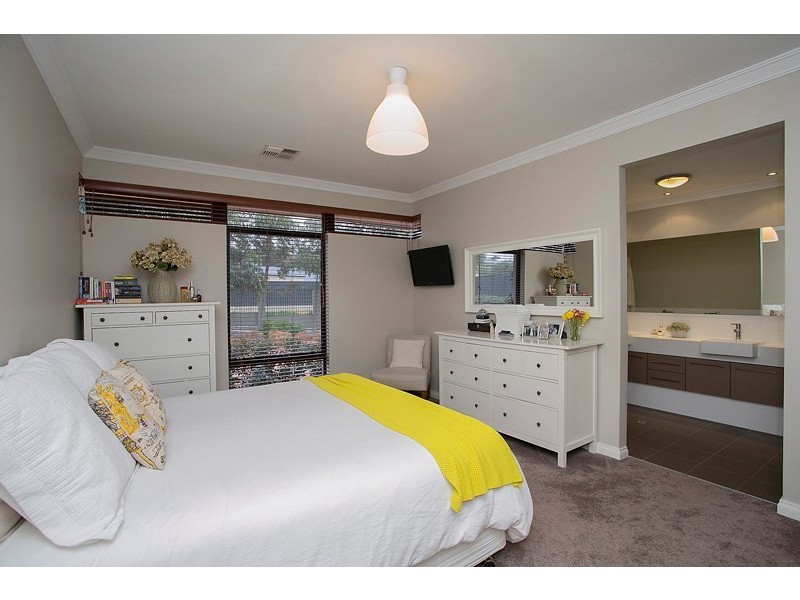 20 Woodview Retreat, Lesmurdie WA 6076