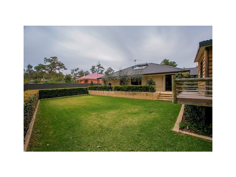 20 Woodview Retreat, Lesmurdie WA 6076