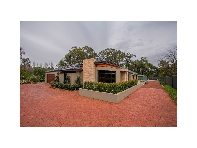 20 Woodview Retreat, Lesmurdie WA 6076