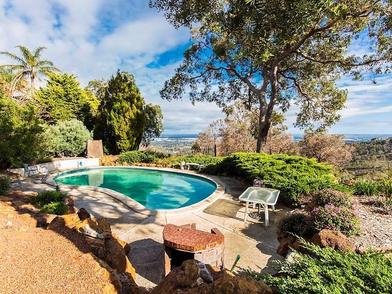 22 Bolt Court, Lesmurdie WA 6076