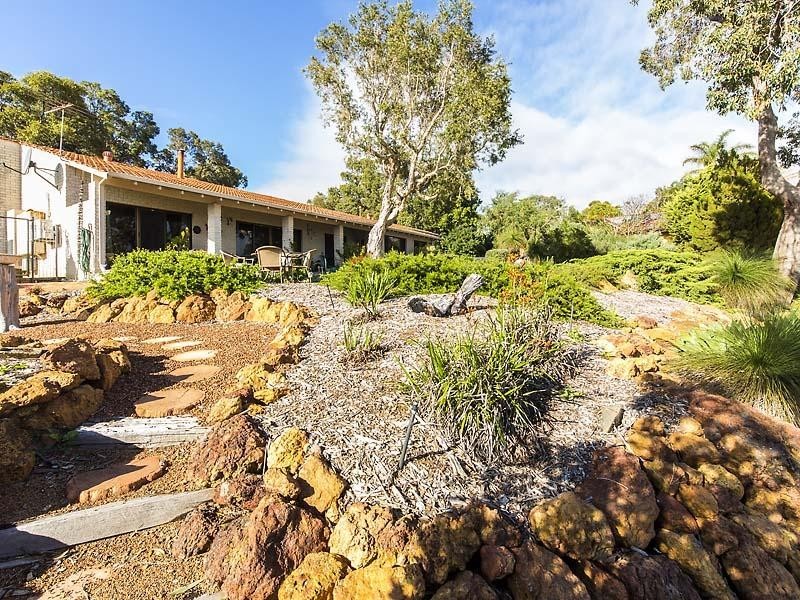 22 Bolt Court, Lesmurdie WA 6076