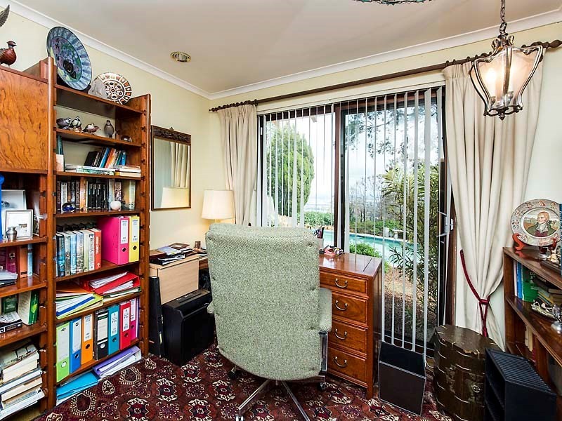 22 Bolt Court, Lesmurdie WA 6076