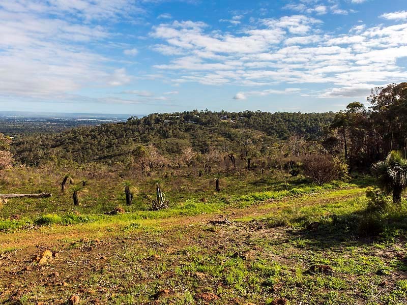 22 Bolt Court, Lesmurdie WA 6076