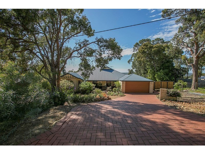 28 Hillview Street, Kalamunda WA 6076