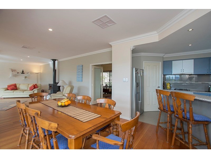 28 Hillview Street, Kalamunda WA 6076