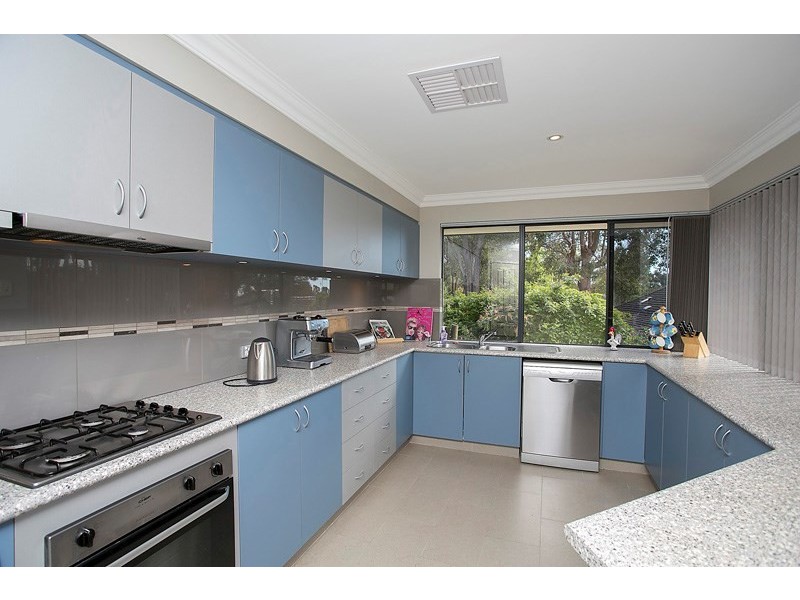 28 Hillview Street, Kalamunda WA 6076