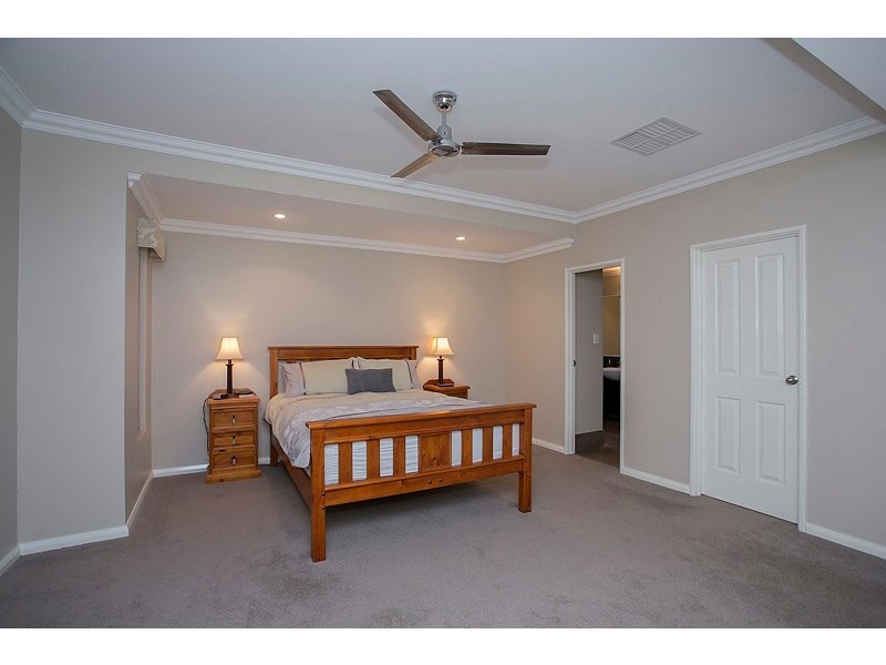 28 Hillview Street, Kalamunda WA 6076