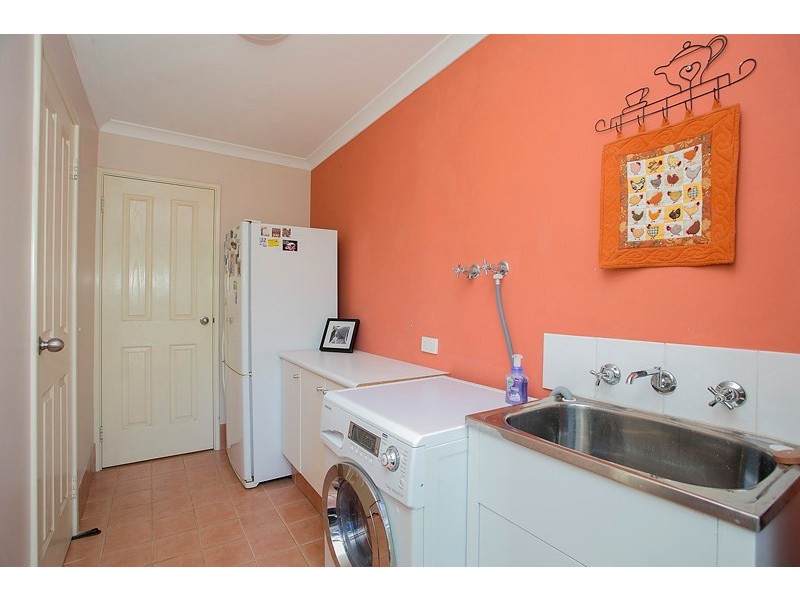 28 Hillview Street, Kalamunda WA 6076