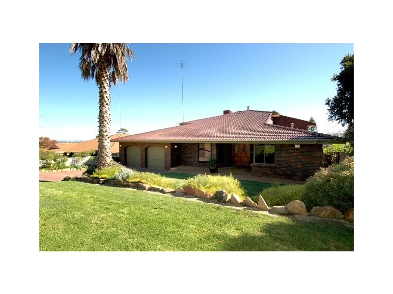 195 Lewis Road, Forrestfield WA 6058