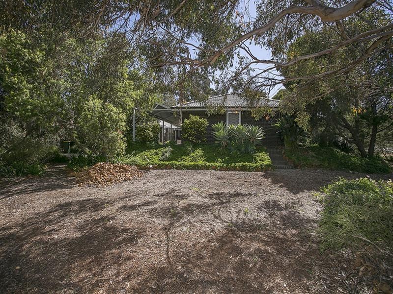 81 Temby Avenue, Kalamunda WA 6076