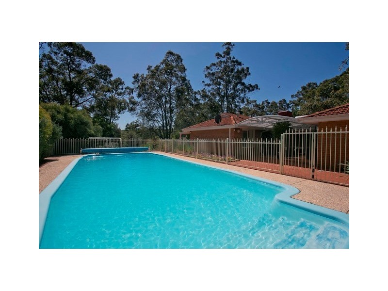 62 Valencia Road, Carmel WA 6076