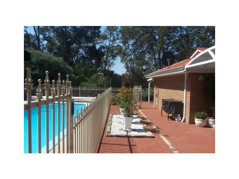 62 Valencia Road, Carmel WA 6076